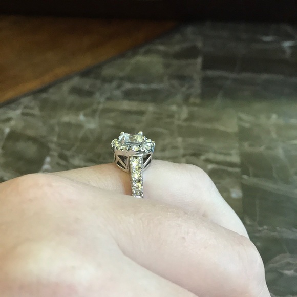 Faux “diamond” halo style ring - Picture 3 of 5